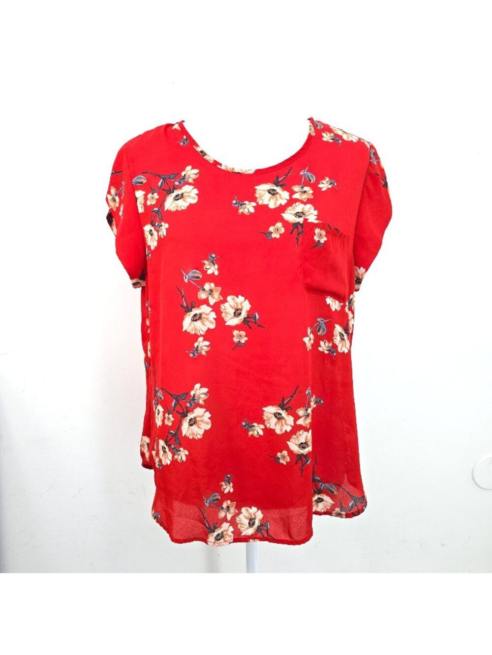 Lily White Red Floral Cap Sleeve Flowy Feminine Top Women Size Large